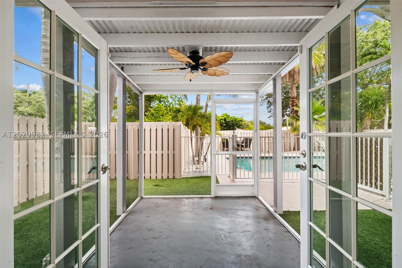 CORAL RIDGE LANDINGS COND - Residential