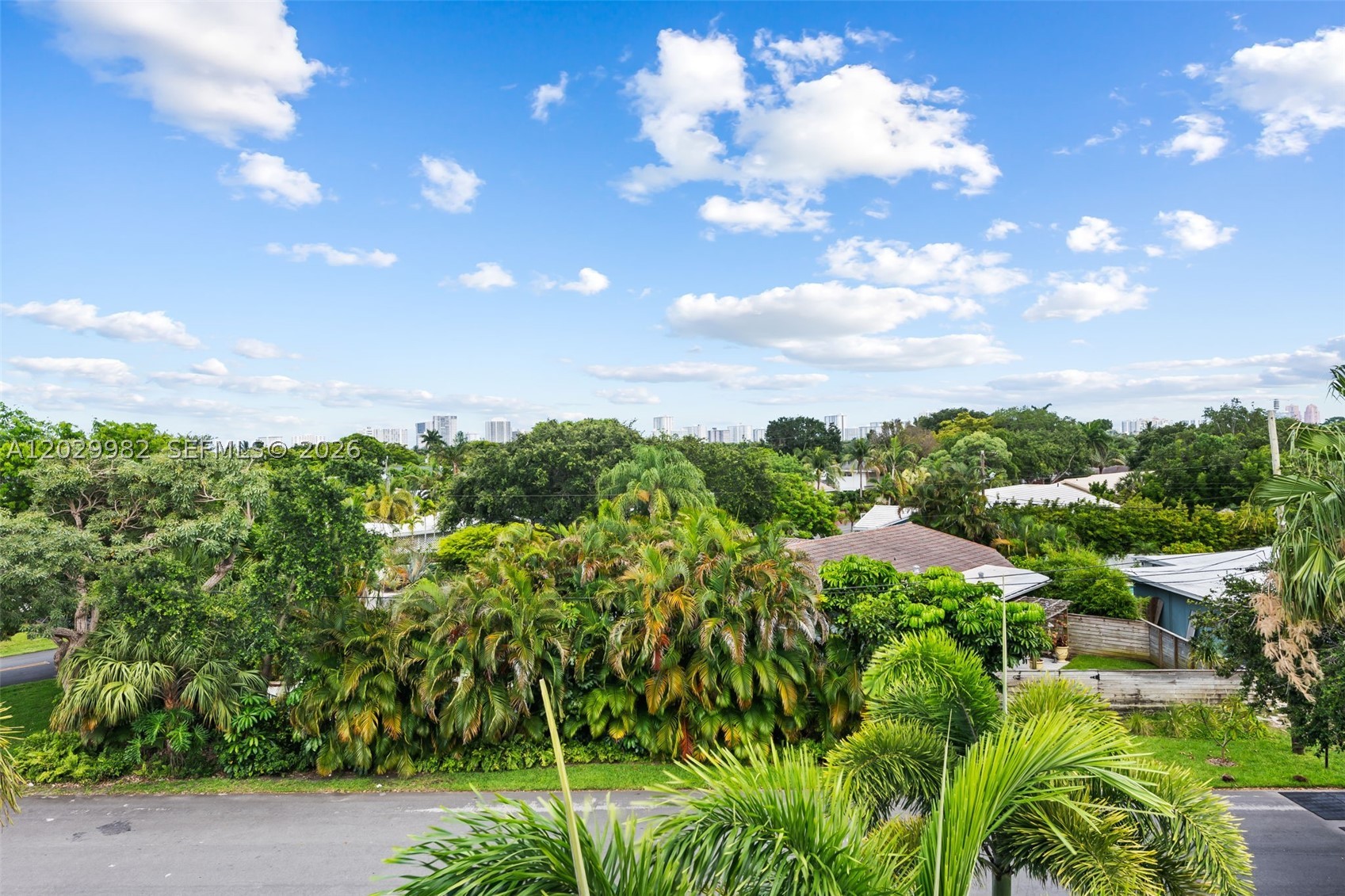 CORAL RIDGE LANDINGS COND - Residential