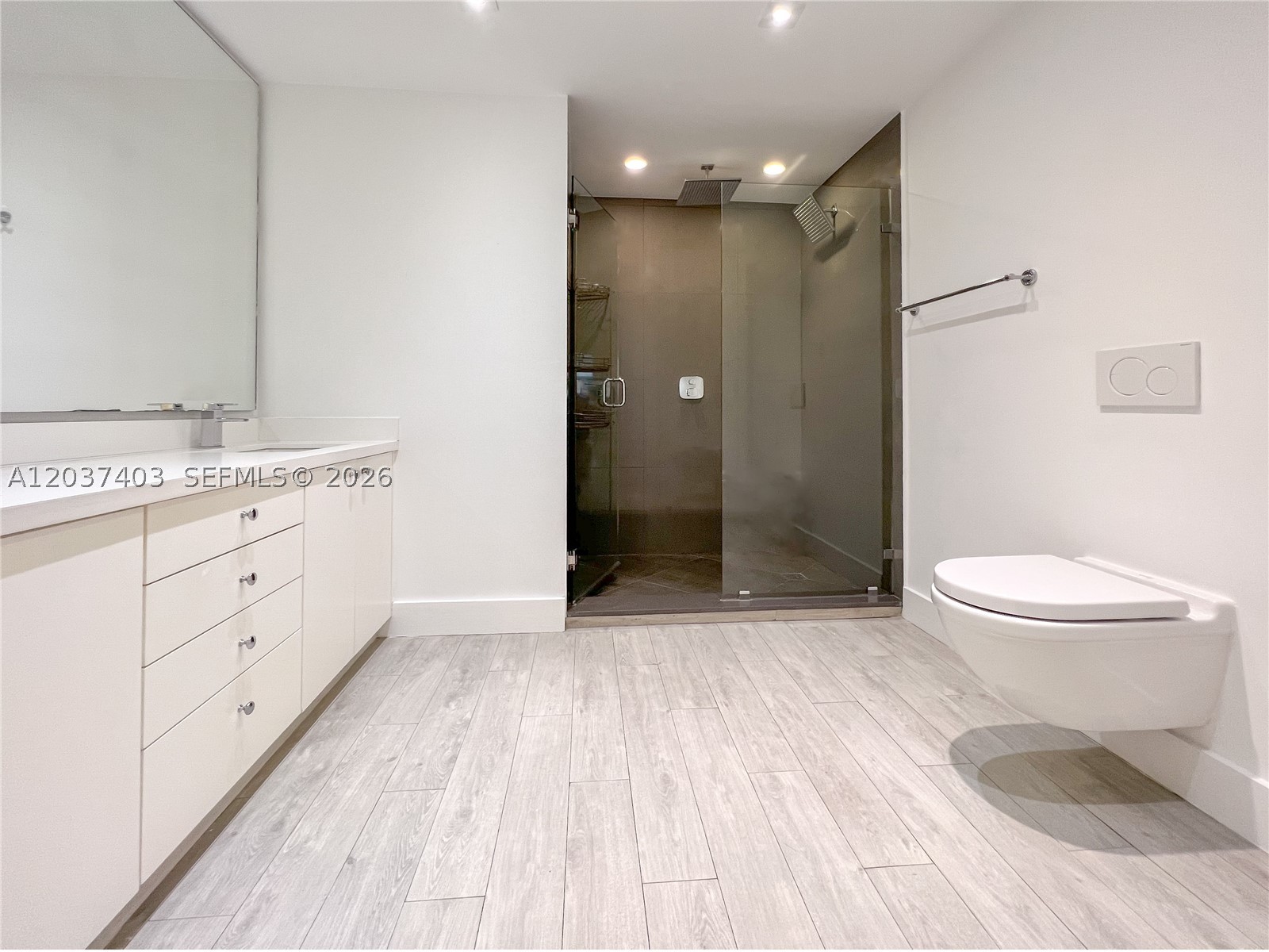 KEY COLONY NO 1 - Residential Lease
