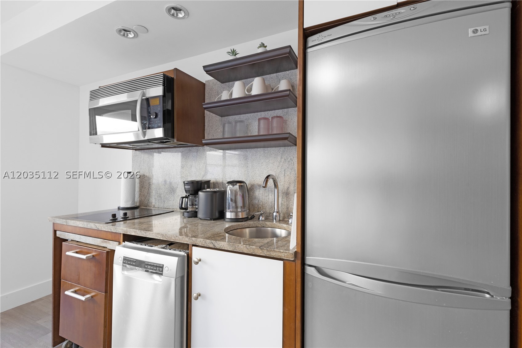 THE STRAND ON OCEAN DRIVE - Residential