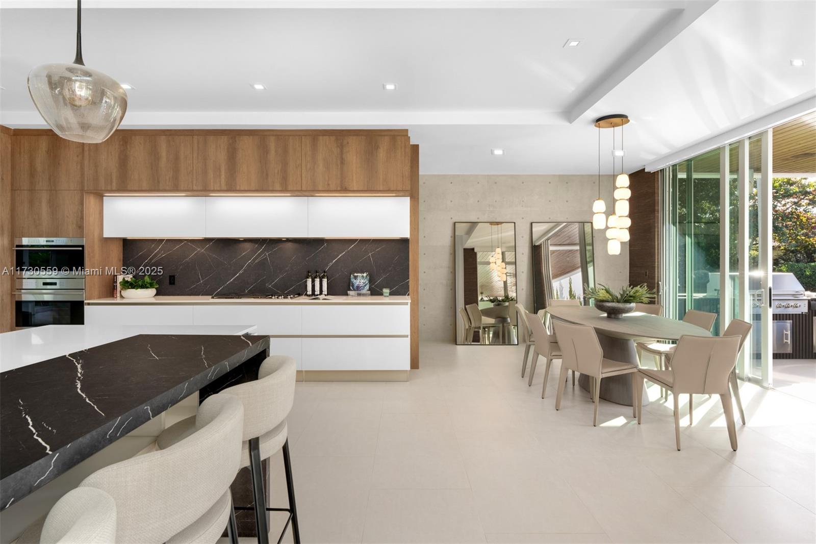 TOWN & RANCH ESTS - Residential