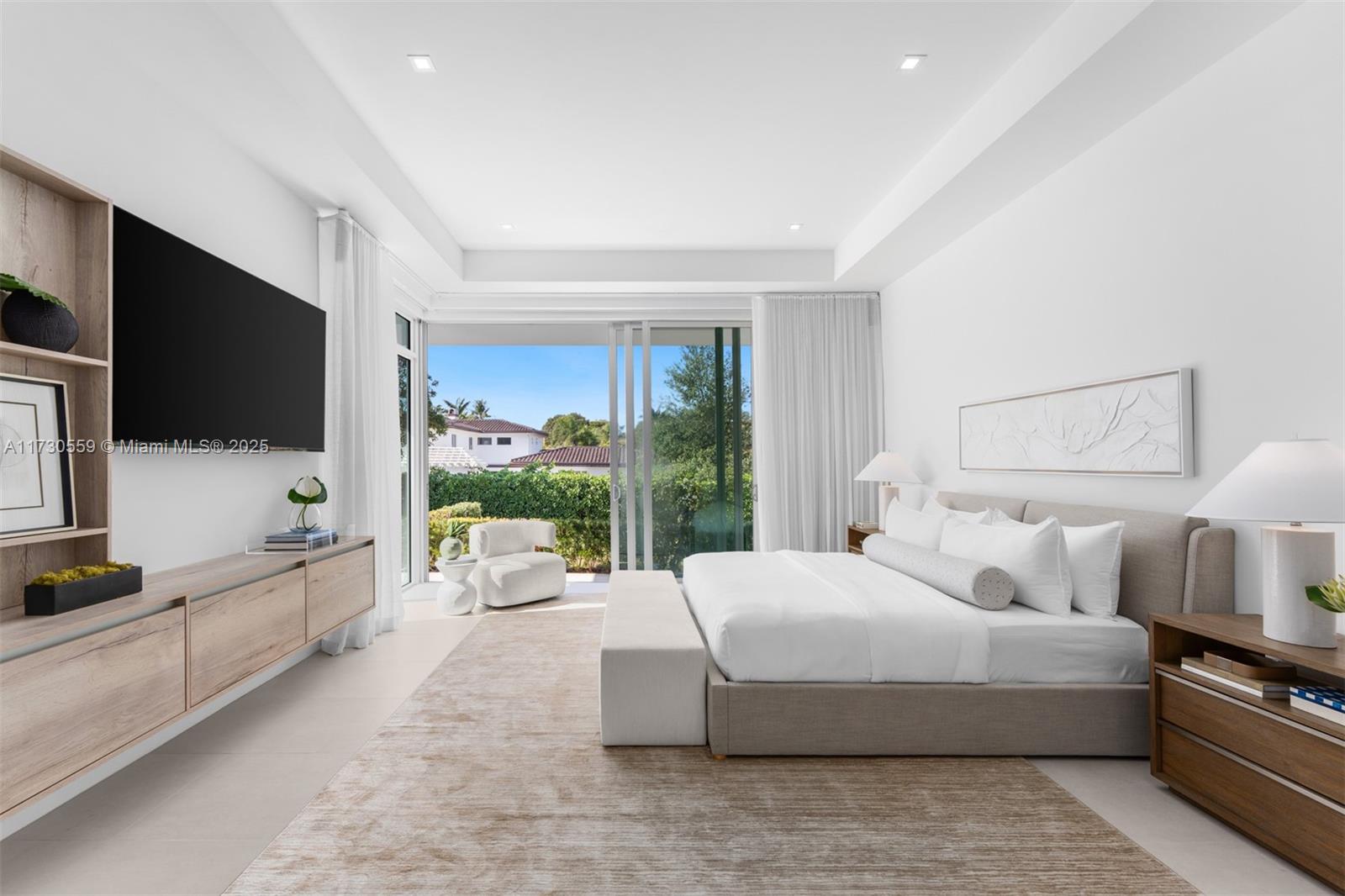 TOWN & RANCH ESTS - Residential