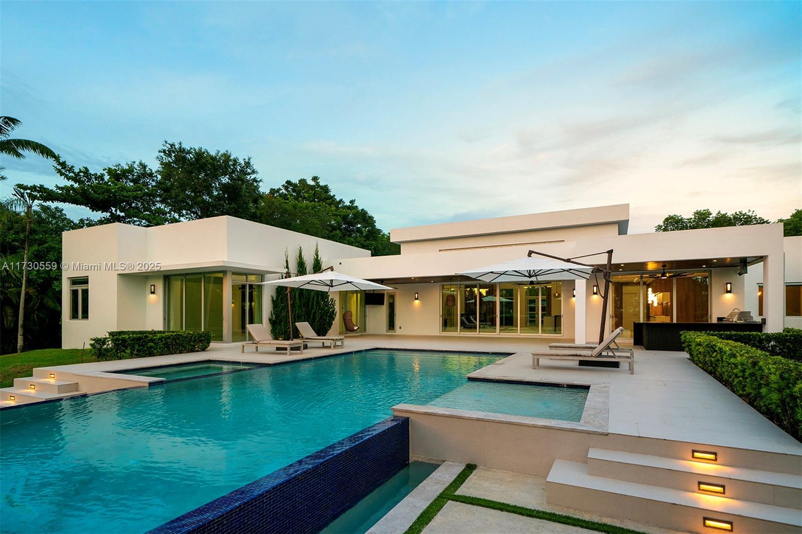 TOWN & RANCH ESTS - Residential