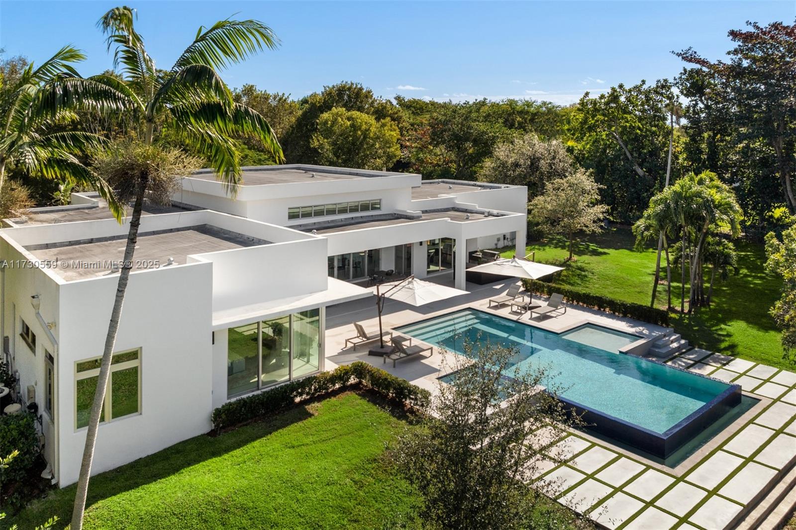 TOWN & RANCH ESTS - Residential