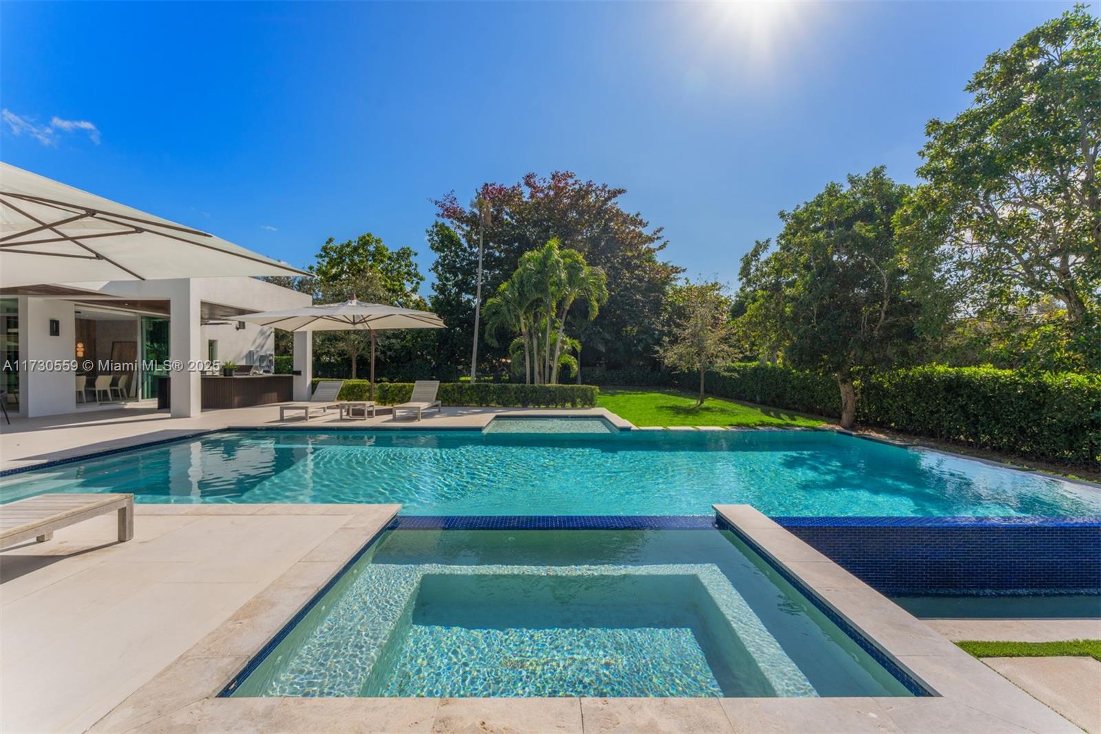 TOWN & RANCH ESTS - Residential