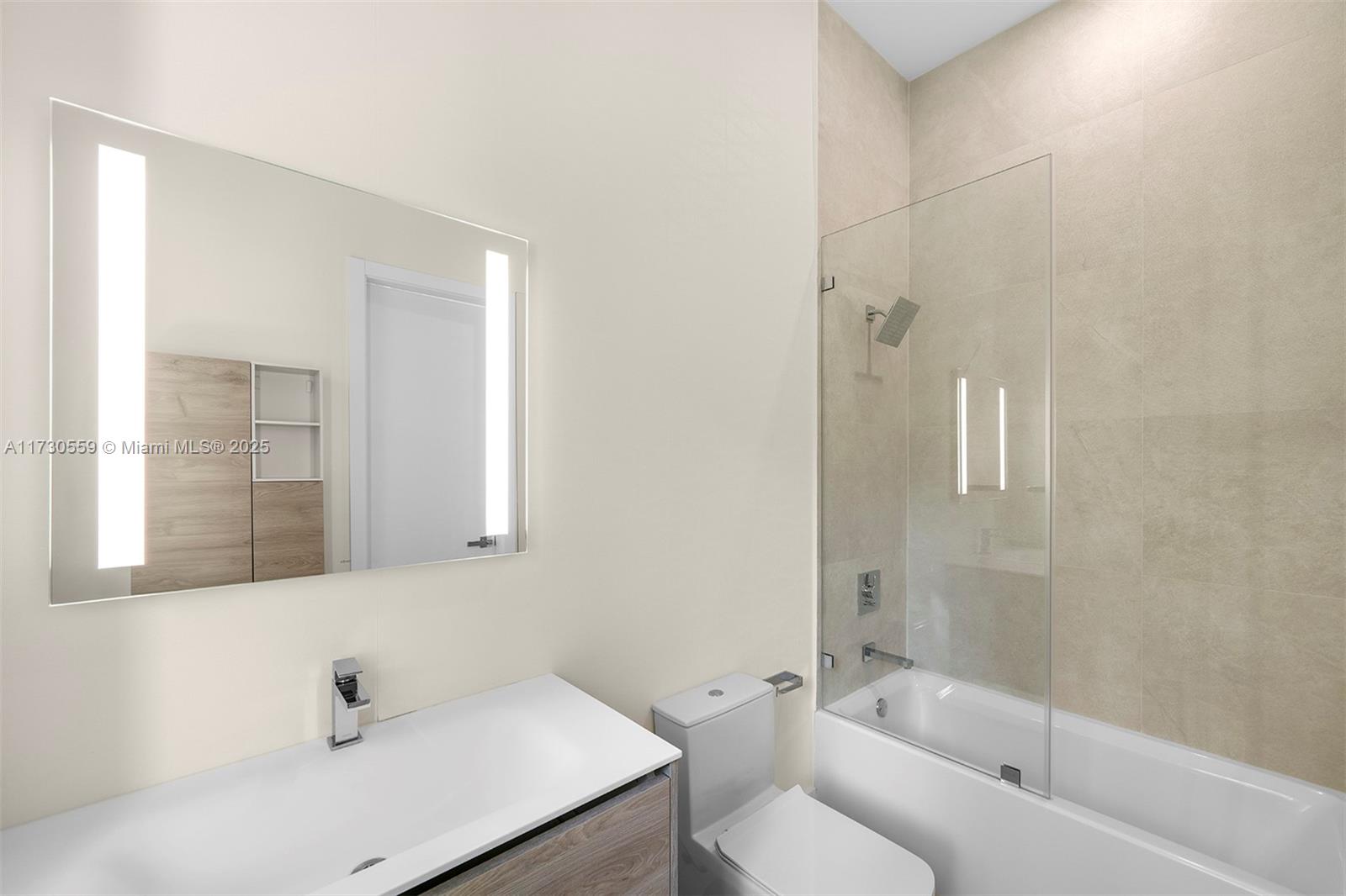 TOWN & RANCH ESTS - Residential