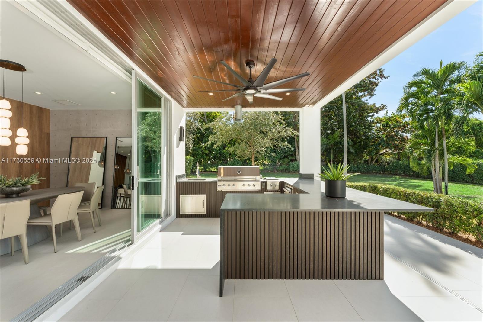 TOWN & RANCH ESTS - Residential
