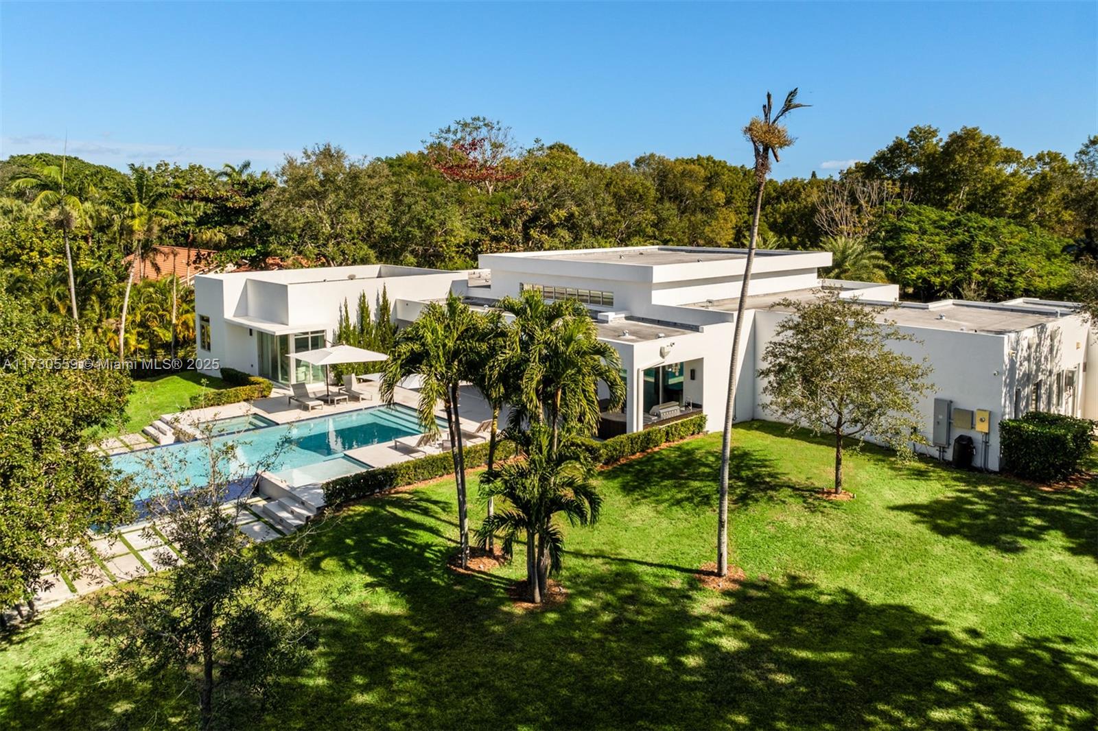 TOWN & RANCH ESTS - Residential
