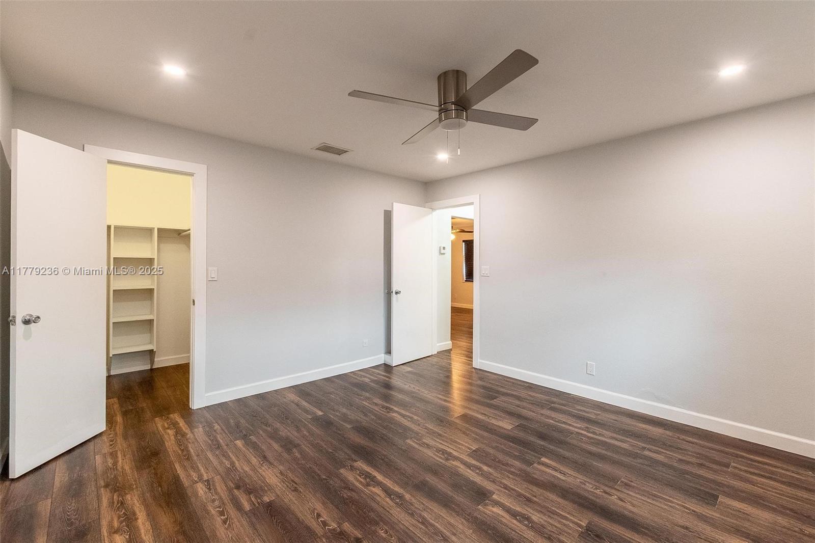 NORTH HOLLYWOOD - Residential Income