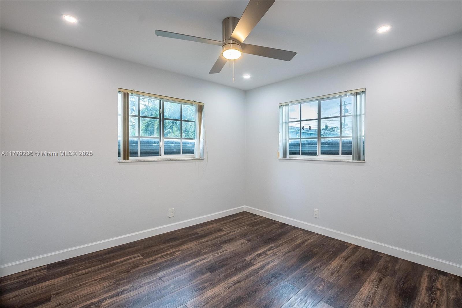 NORTH HOLLYWOOD - Residential Income