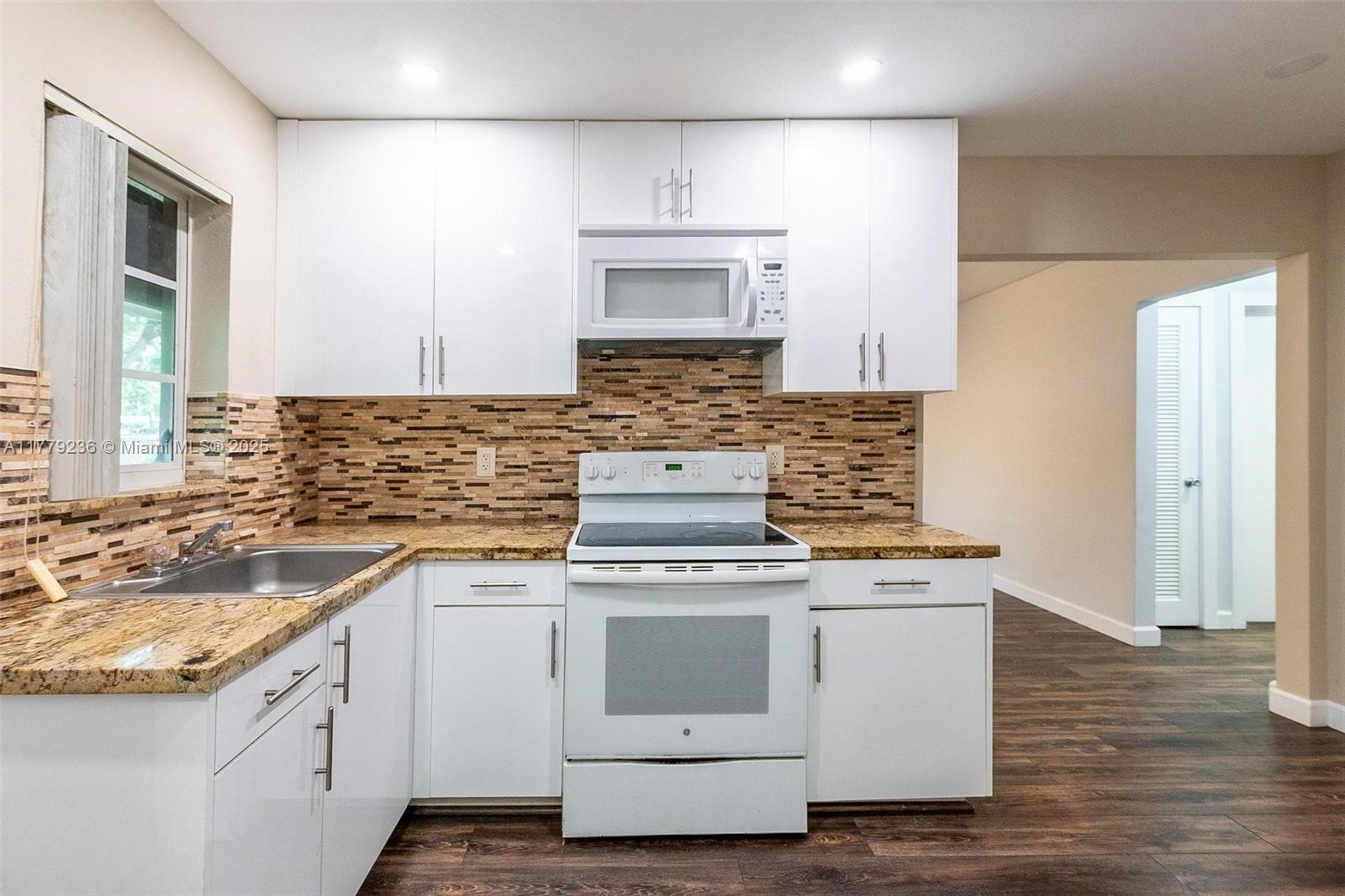NORTH HOLLYWOOD - Residential Income