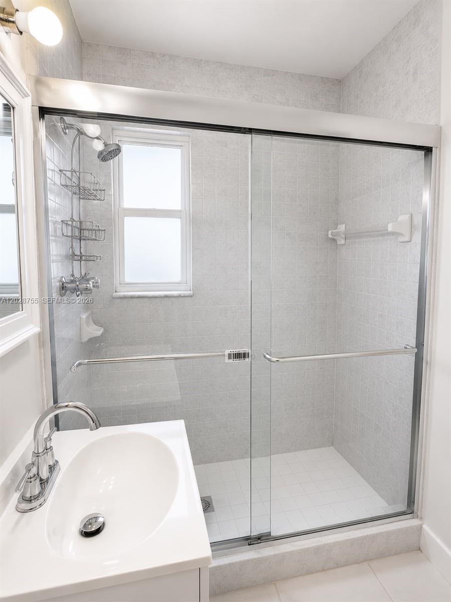 THE OAKS AT SOUTH MIAMI C - Residential Lease