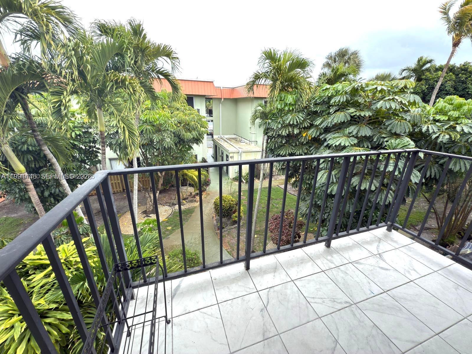 RACQUET CLUB - Residential