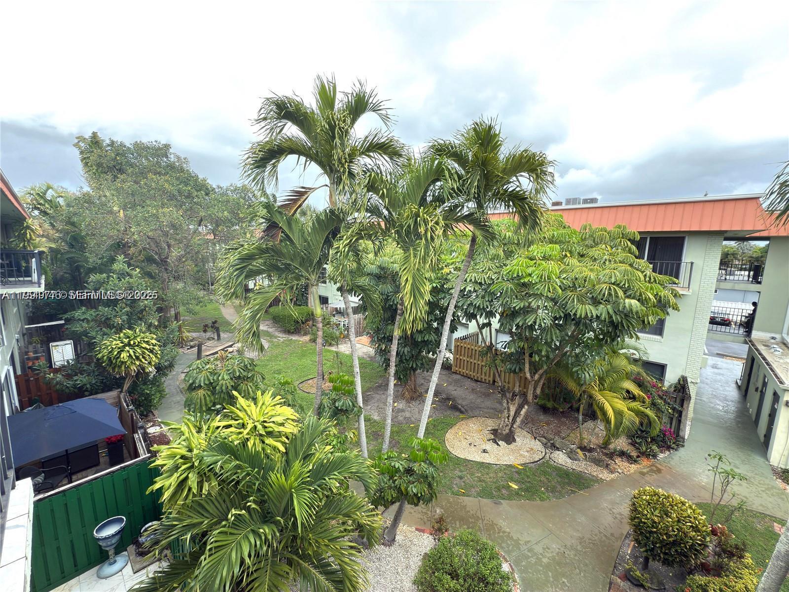 RACQUET CLUB - Residential