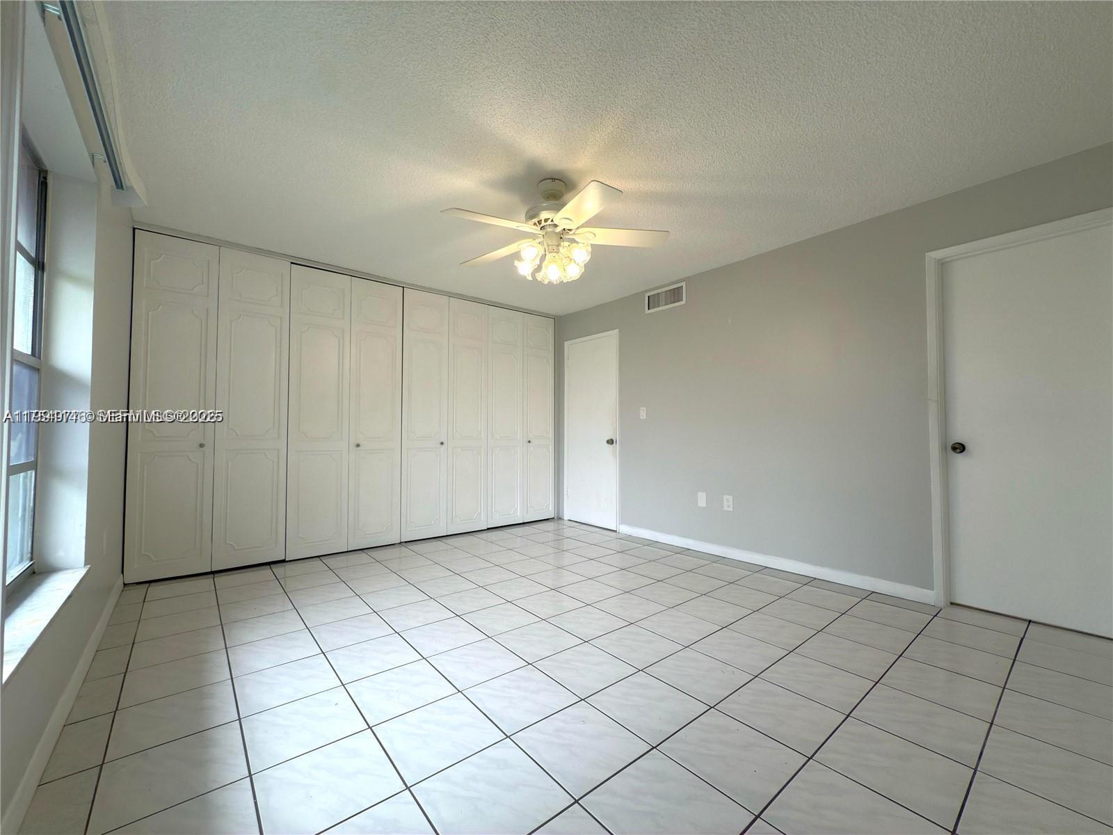 RACQUET CLUB - Residential