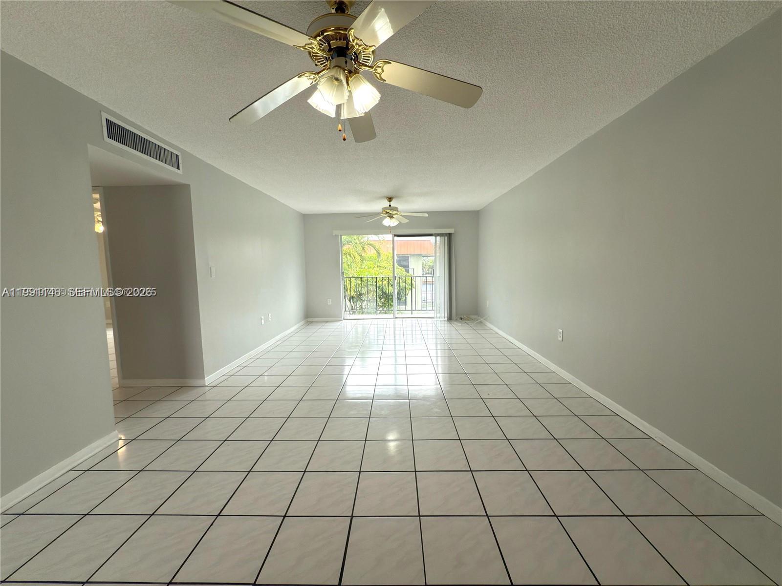 RACQUET CLUB - Residential