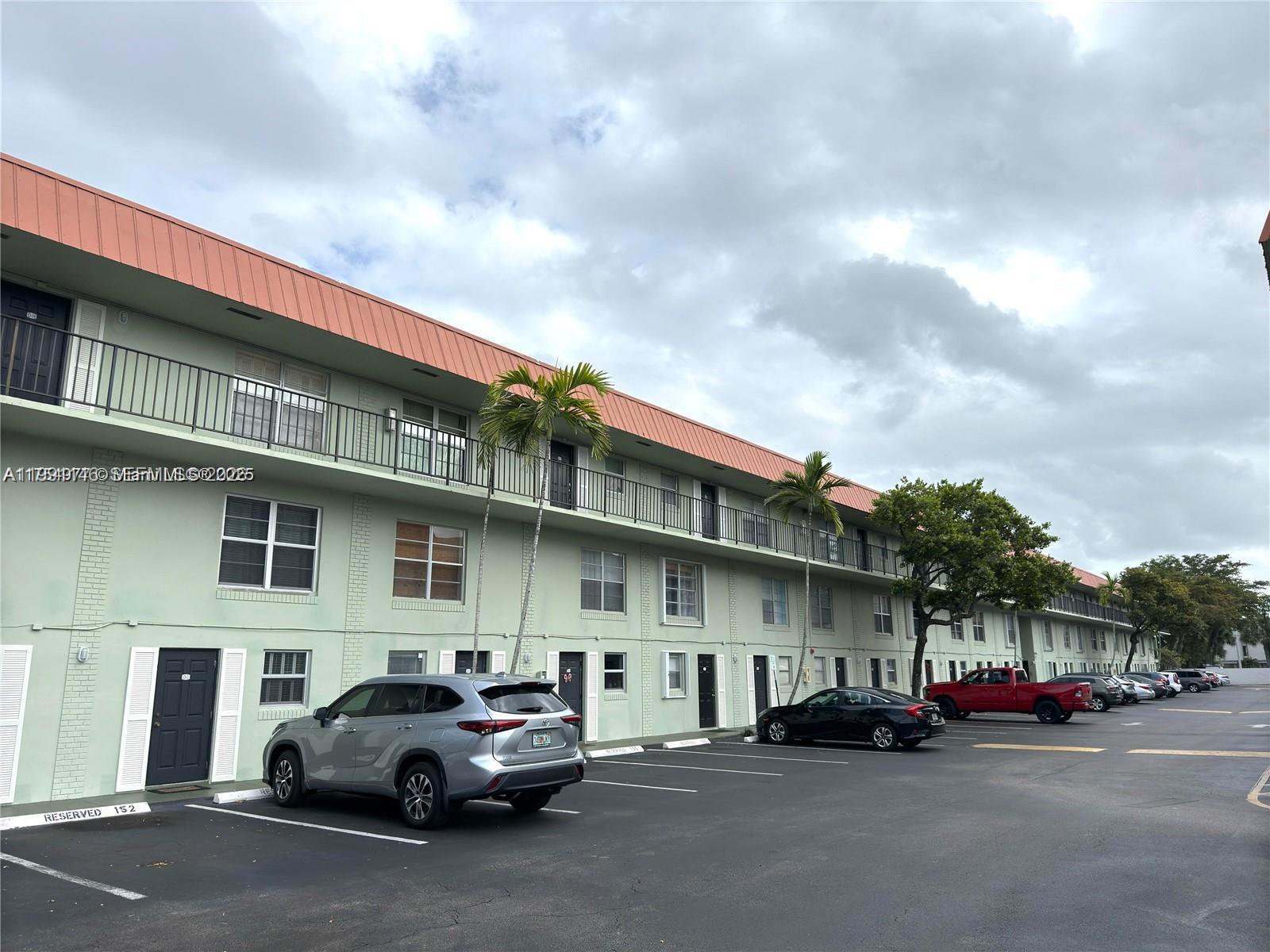 RACQUET CLUB - Residential