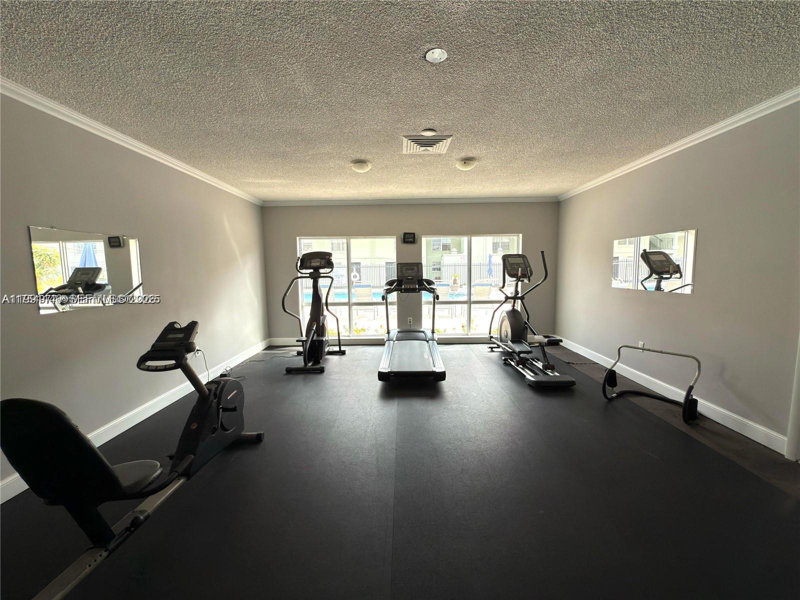 RACQUET CLUB - Residential