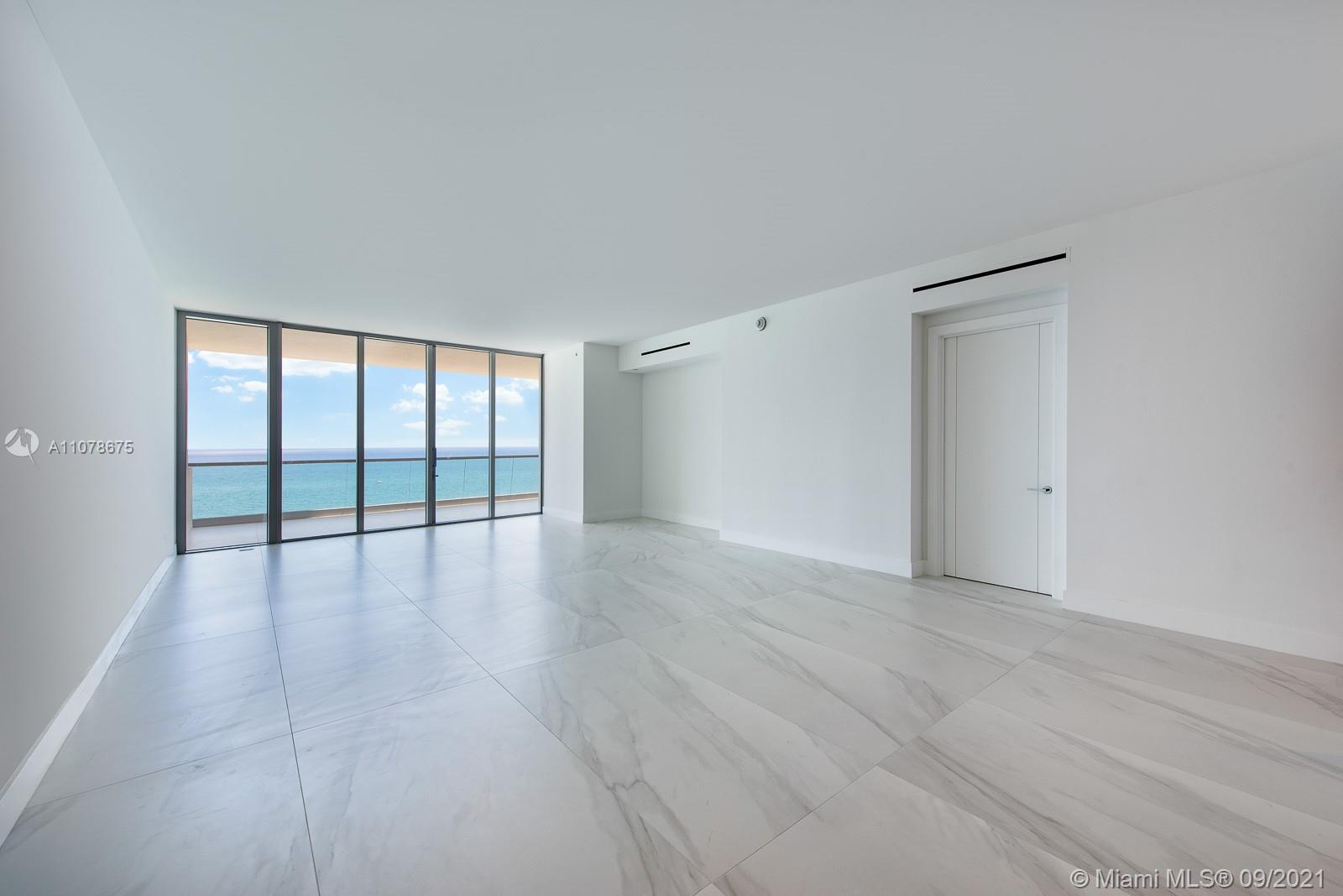 TURNBERRY OCEAN CLUB - Residential