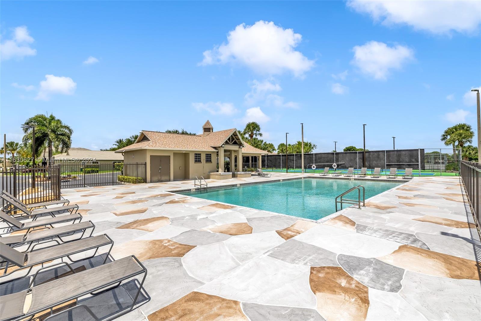 LAND SECTION 8 - Residential