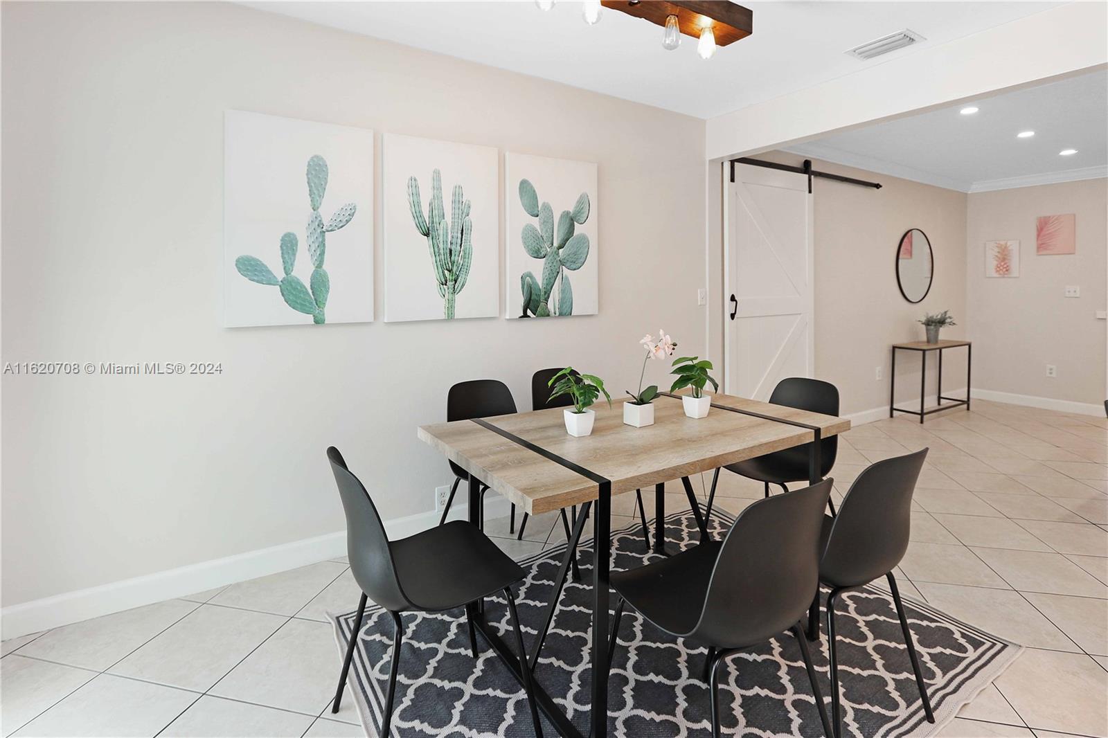 HOLLYWOOD LAKES SEC - Residential