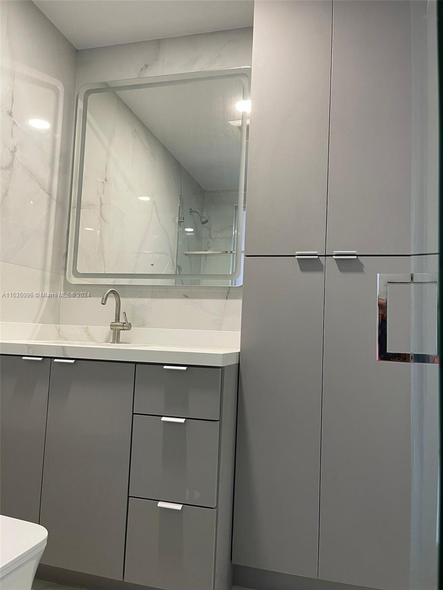 LINCOLN CITY SEC G - Residential Lease
