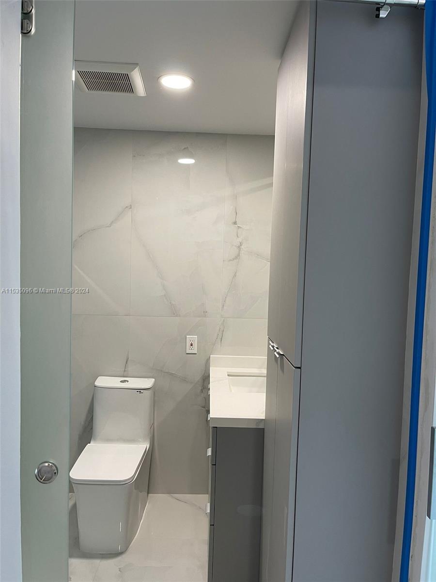 LINCOLN CITY SEC G - Residential Lease