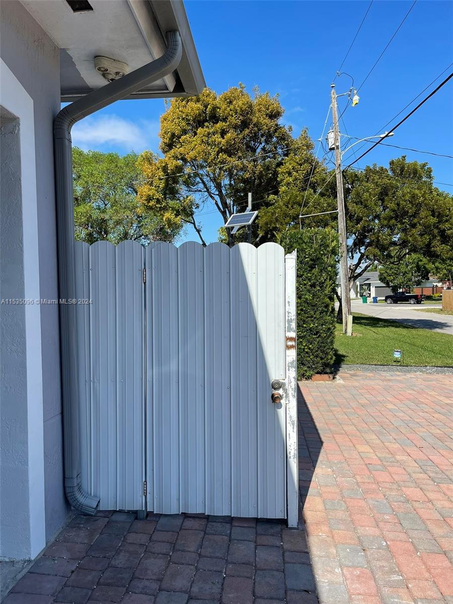 LINCOLN CITY SEC G - Residential Lease