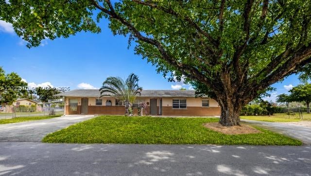 AVONDALE - Residential Lease