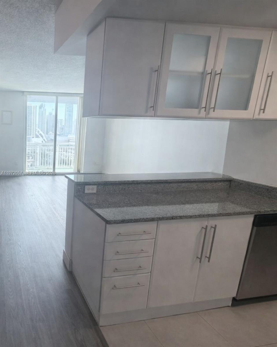 1800 BISCAYNE PLAZA CONDO - Residential