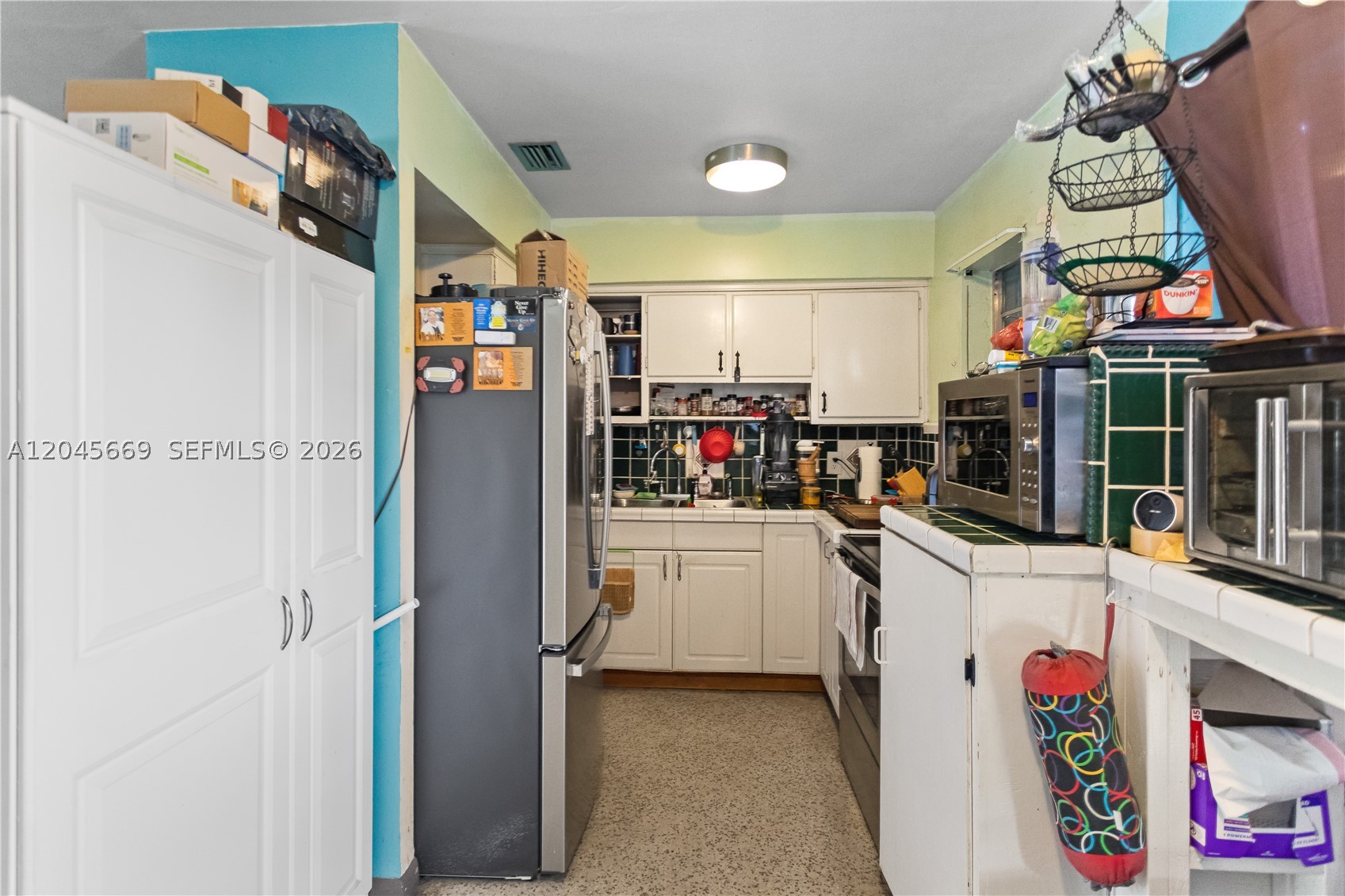 MYRTLE GROVE - Residential