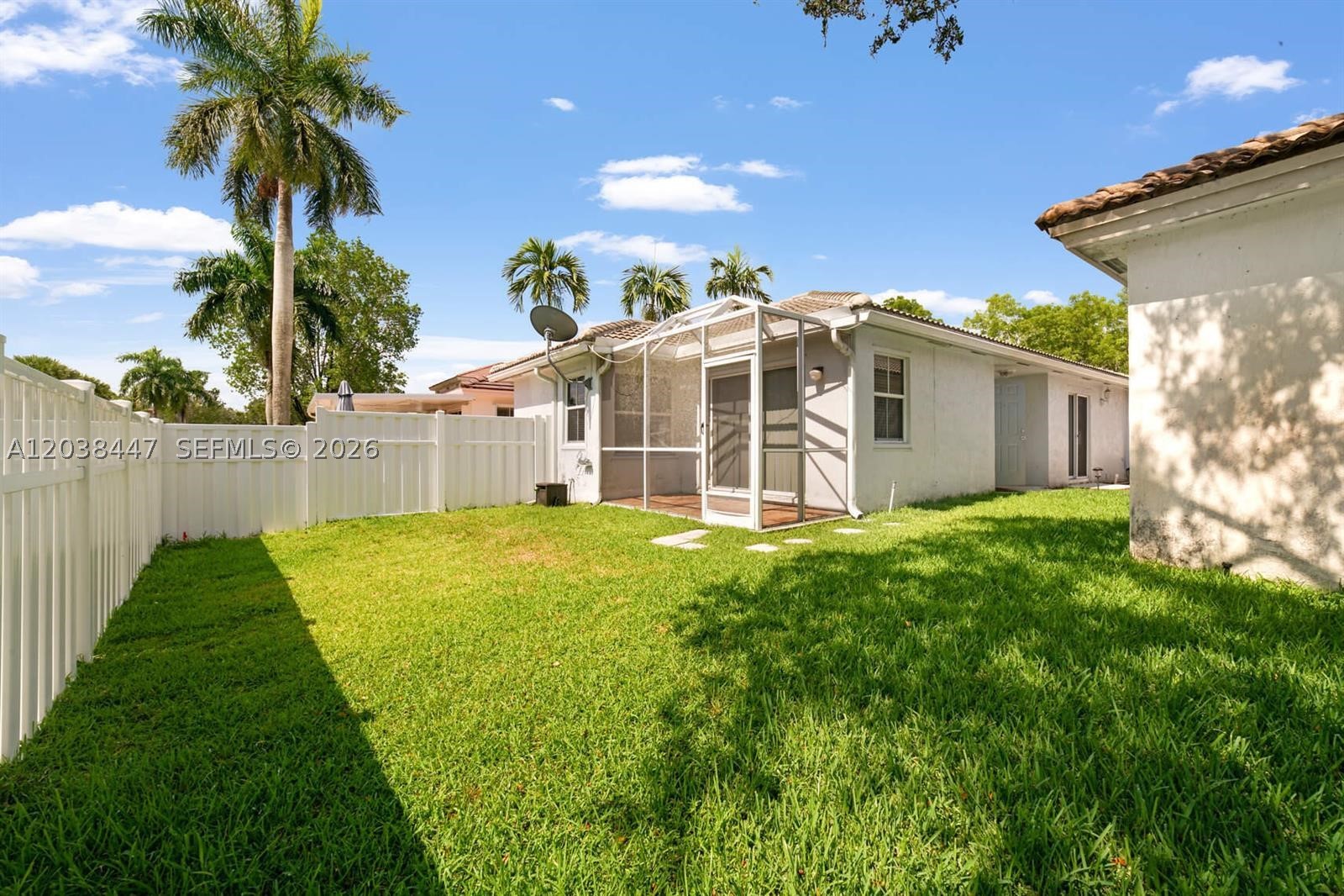 LAKES OF NEWPORT II - Residential Lease