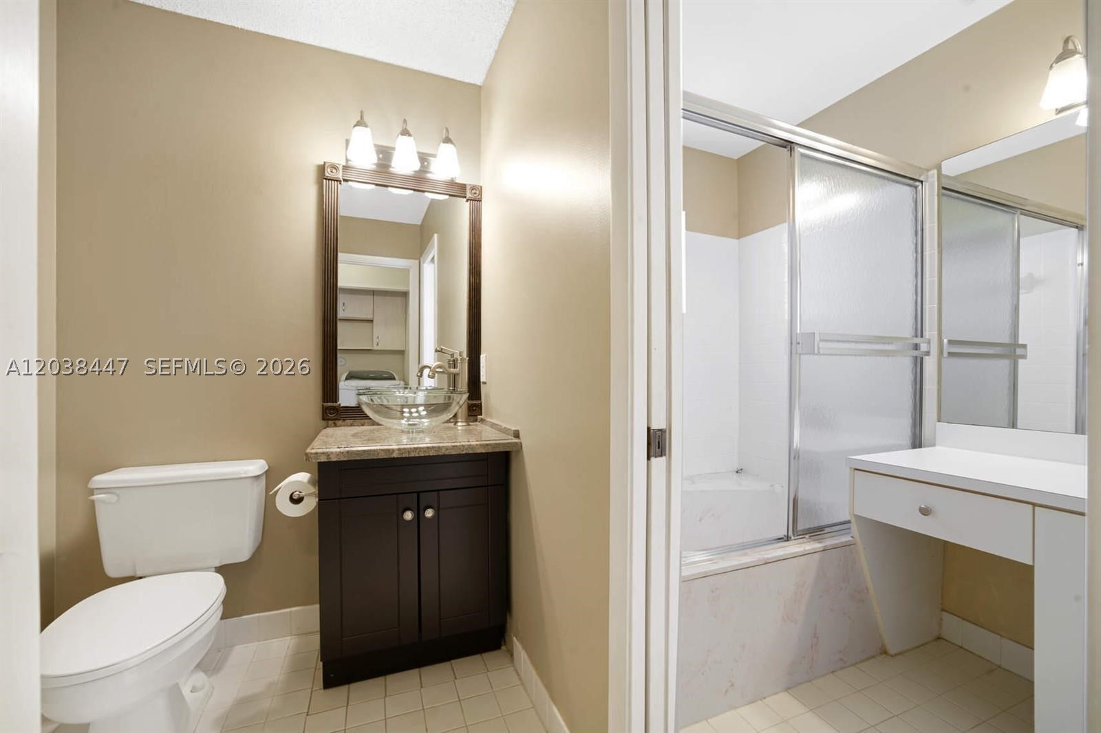 LAKES OF NEWPORT II - Residential Lease