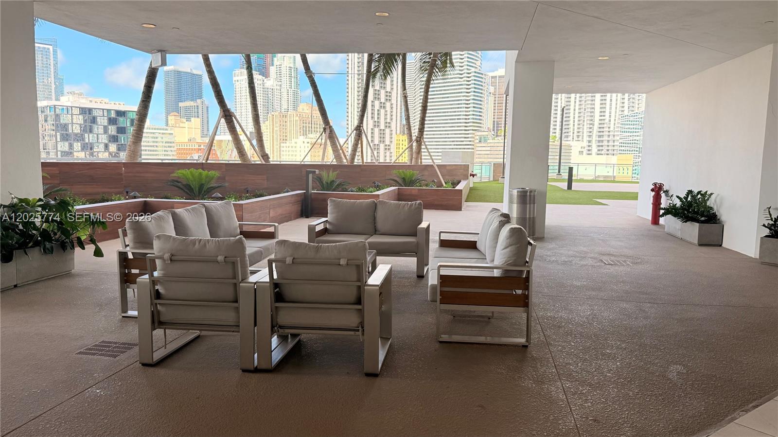 WIND CONDO - Residential Lease