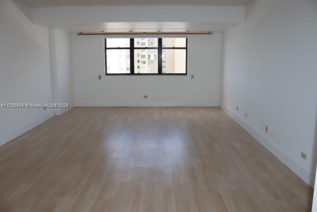 CRICKET CLUB CONDO - Residential