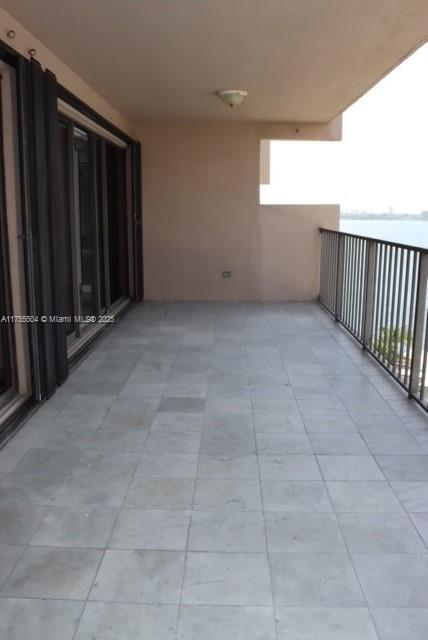 CRICKET CLUB CONDO - Residential