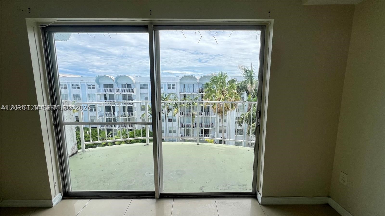 MONTECARLO CONDO - Residential