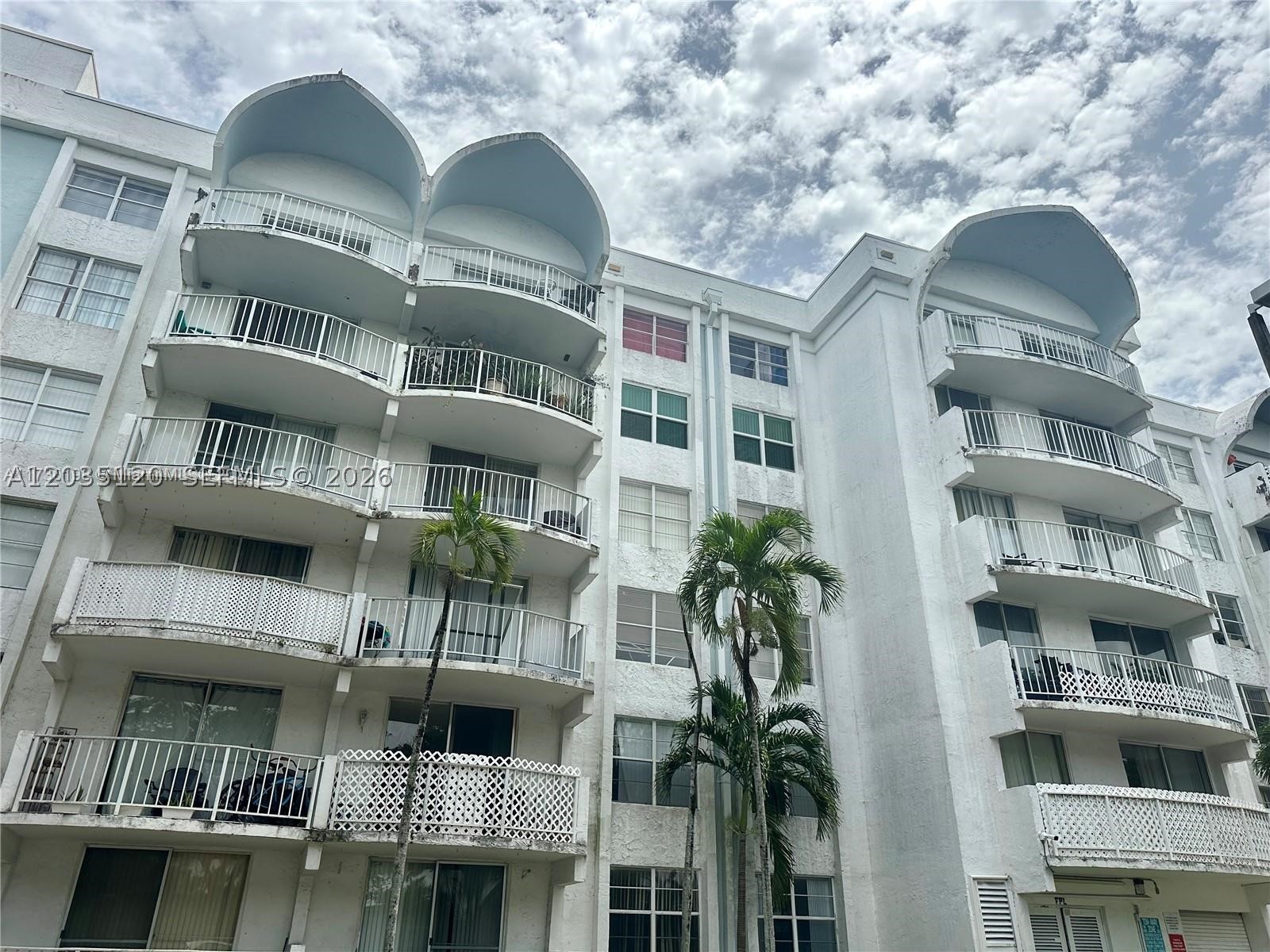 MONTECARLO CONDO - Residential