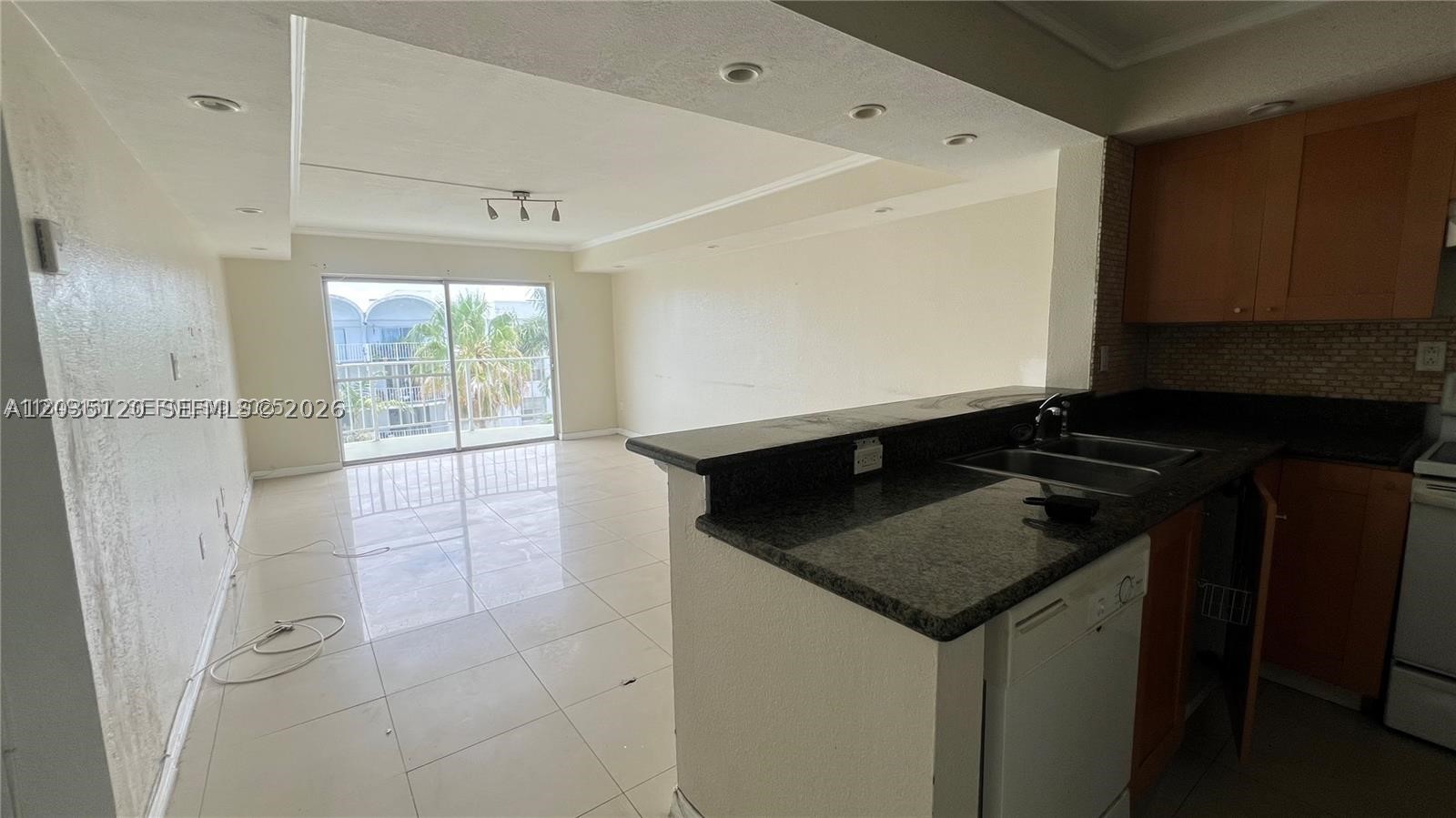 MONTECARLO CONDO - Residential