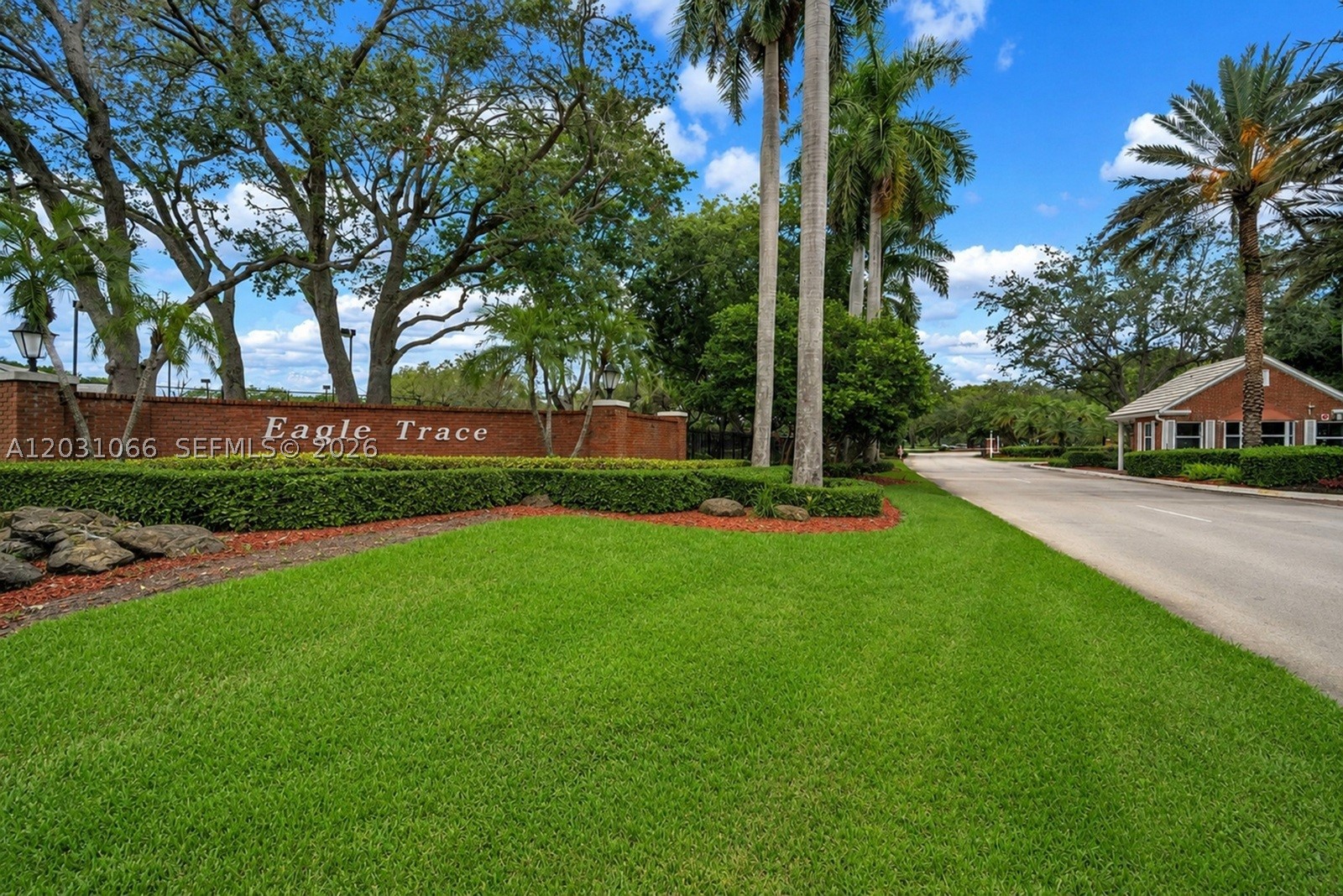 FAIRWAYS AT EAGLE TRACE - Residential