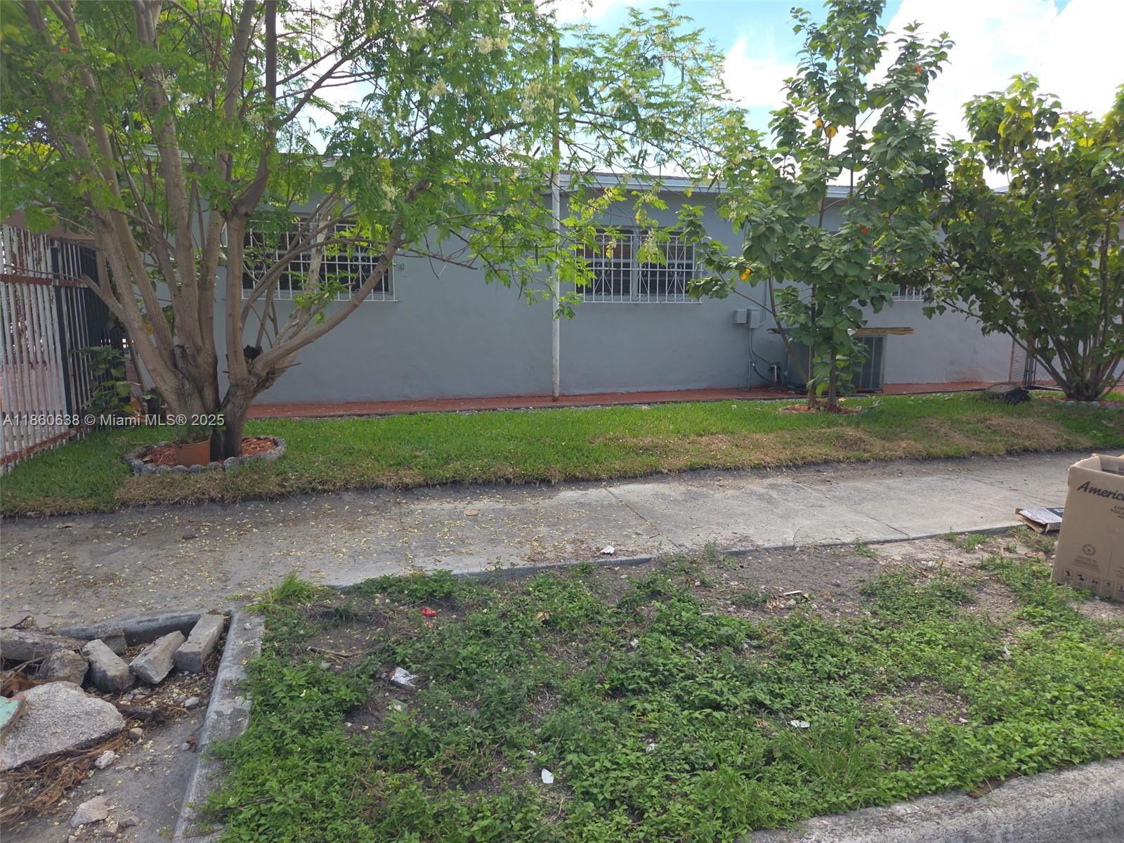 HIALEAH HOMESITES 1ST ADD - Residential