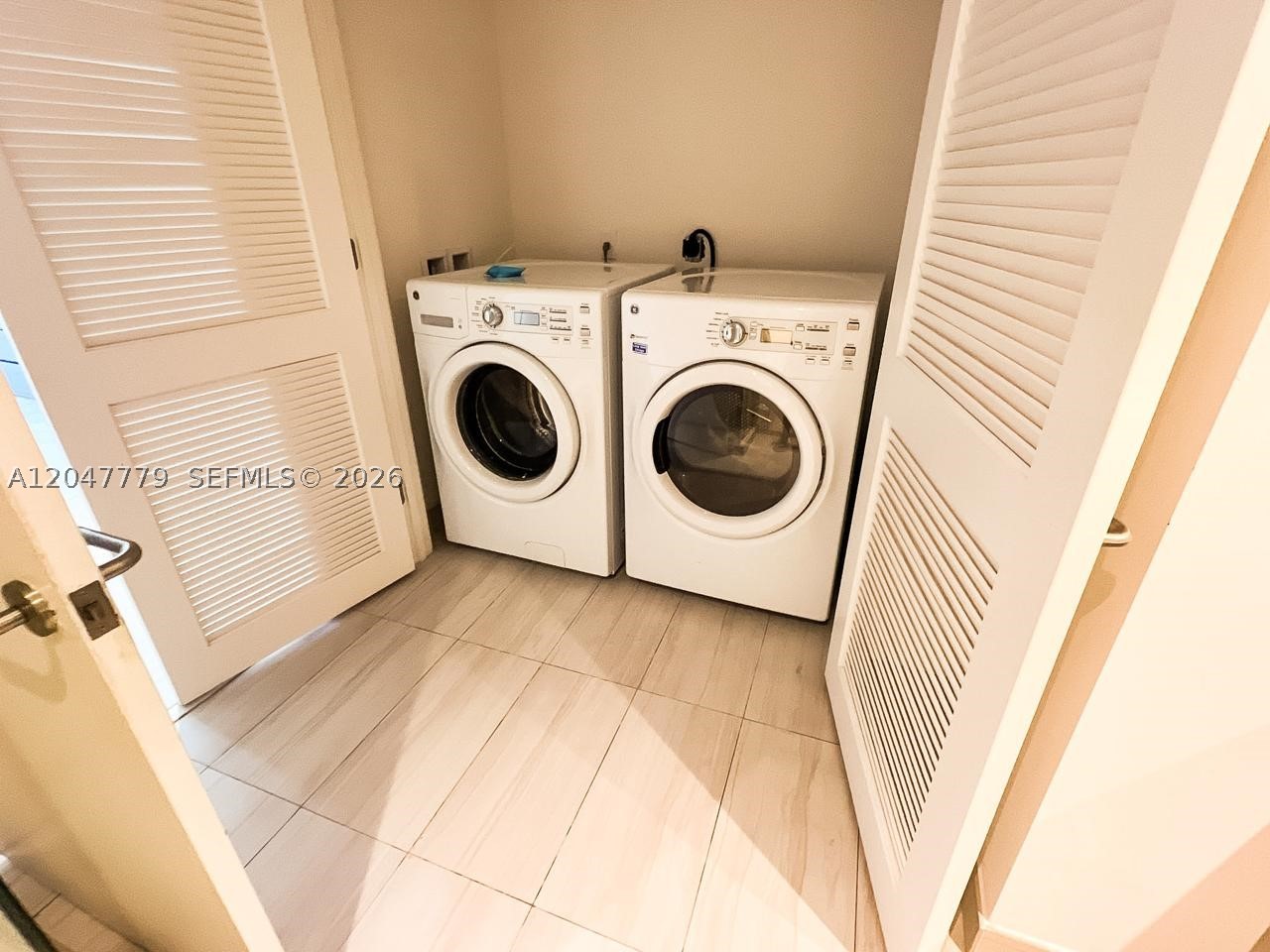 4010 SOUTH OCEAN CONDO - Residential