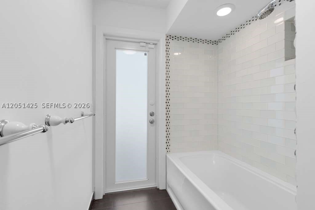 EMERALD HILLS SEC 3 - Residential Lease