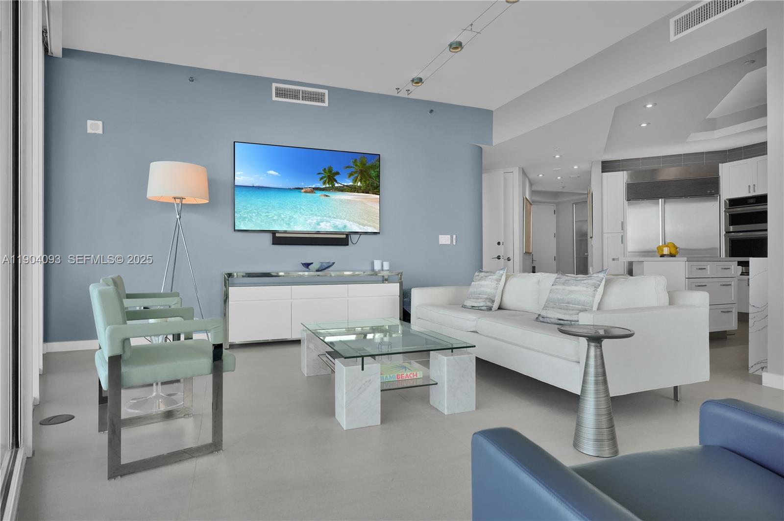 CONTINUUM ON SOUTH BEACH - Residential