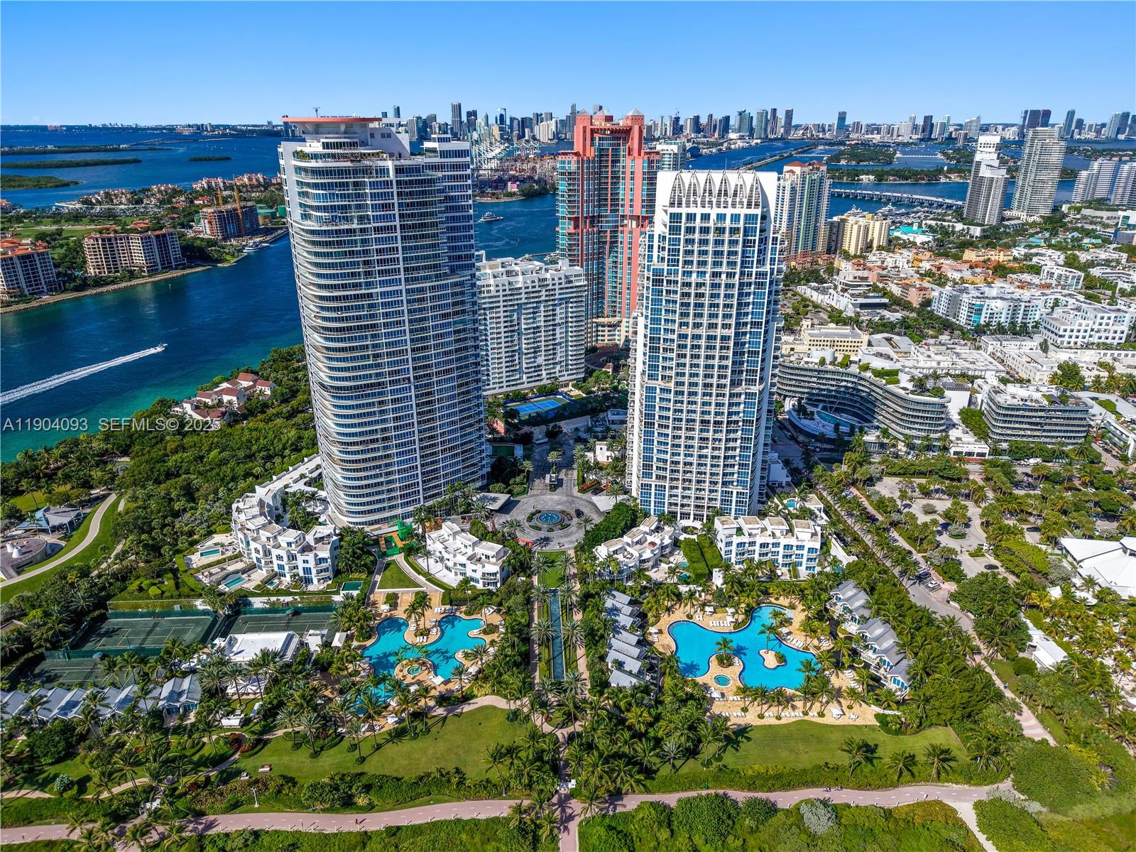 CONTINUUM ON SOUTH BEACH - Residential