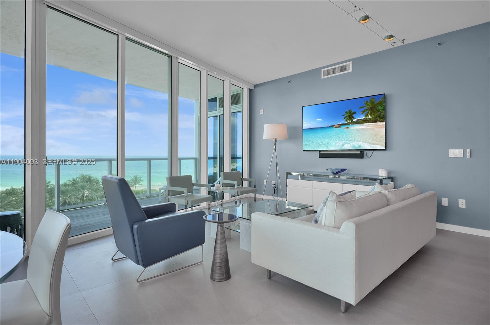 CONTINUUM ON SOUTH BEACH - Residential
