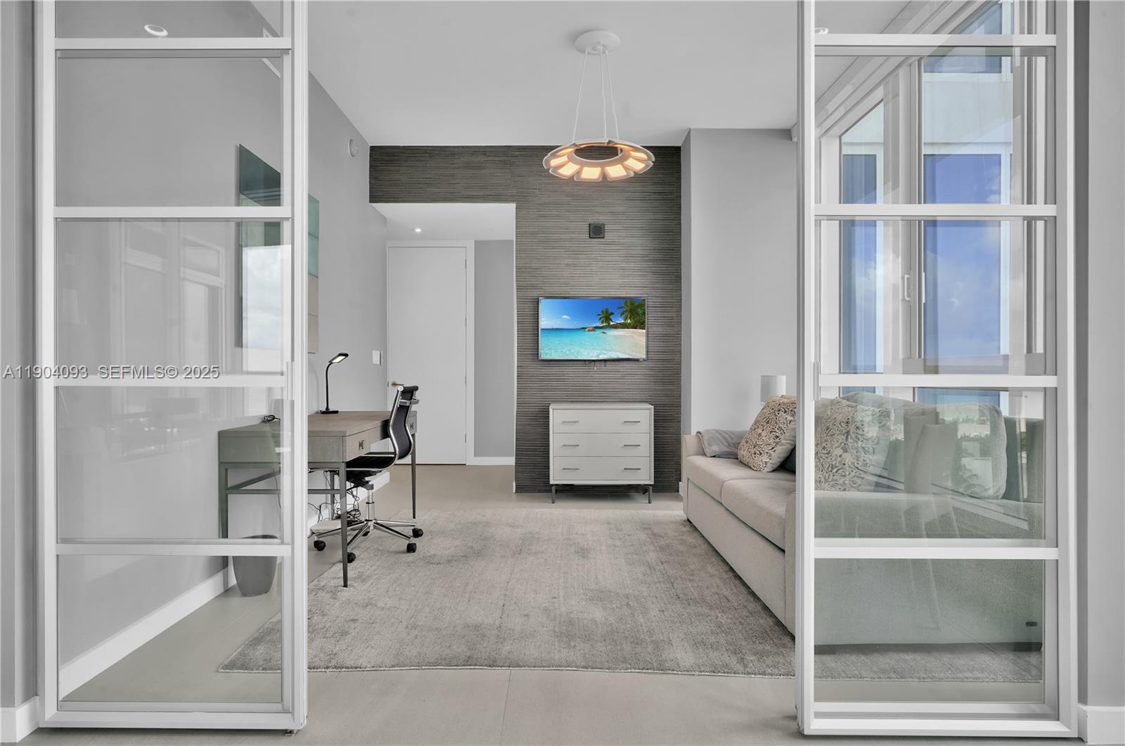 CONTINUUM ON SOUTH BEACH - Residential