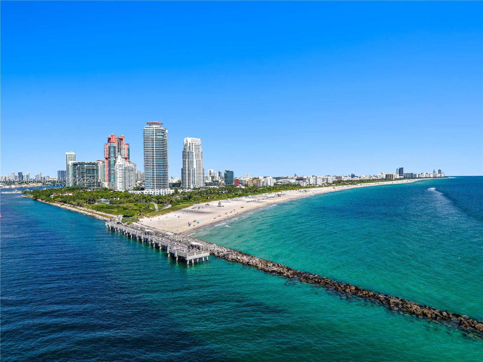 CONTINUUM ON SOUTH BEACH - Residential