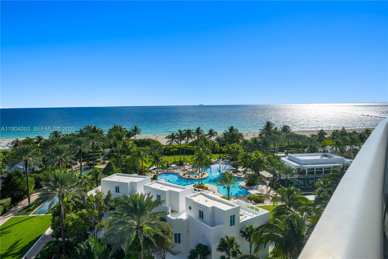 CONTINUUM ON SOUTH BEACH - Residential