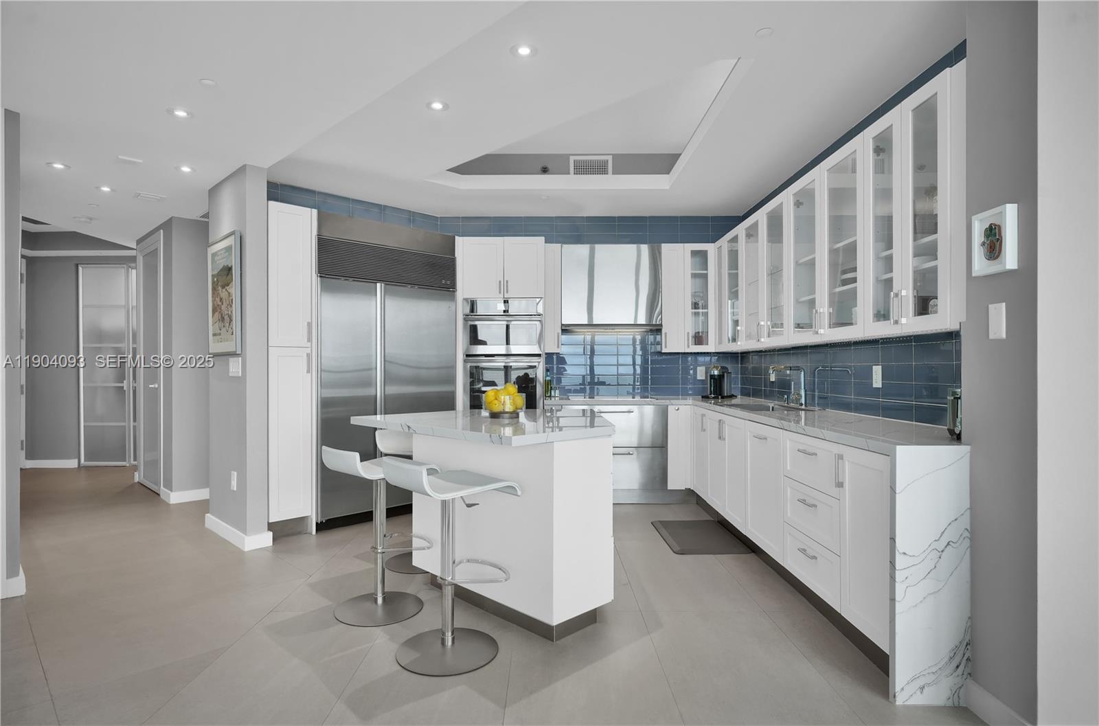 CONTINUUM ON SOUTH BEACH - Residential